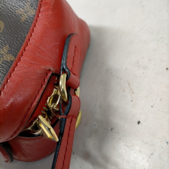 Louis Vuitton Saintonge Red Monogram - Picture 8 of 16